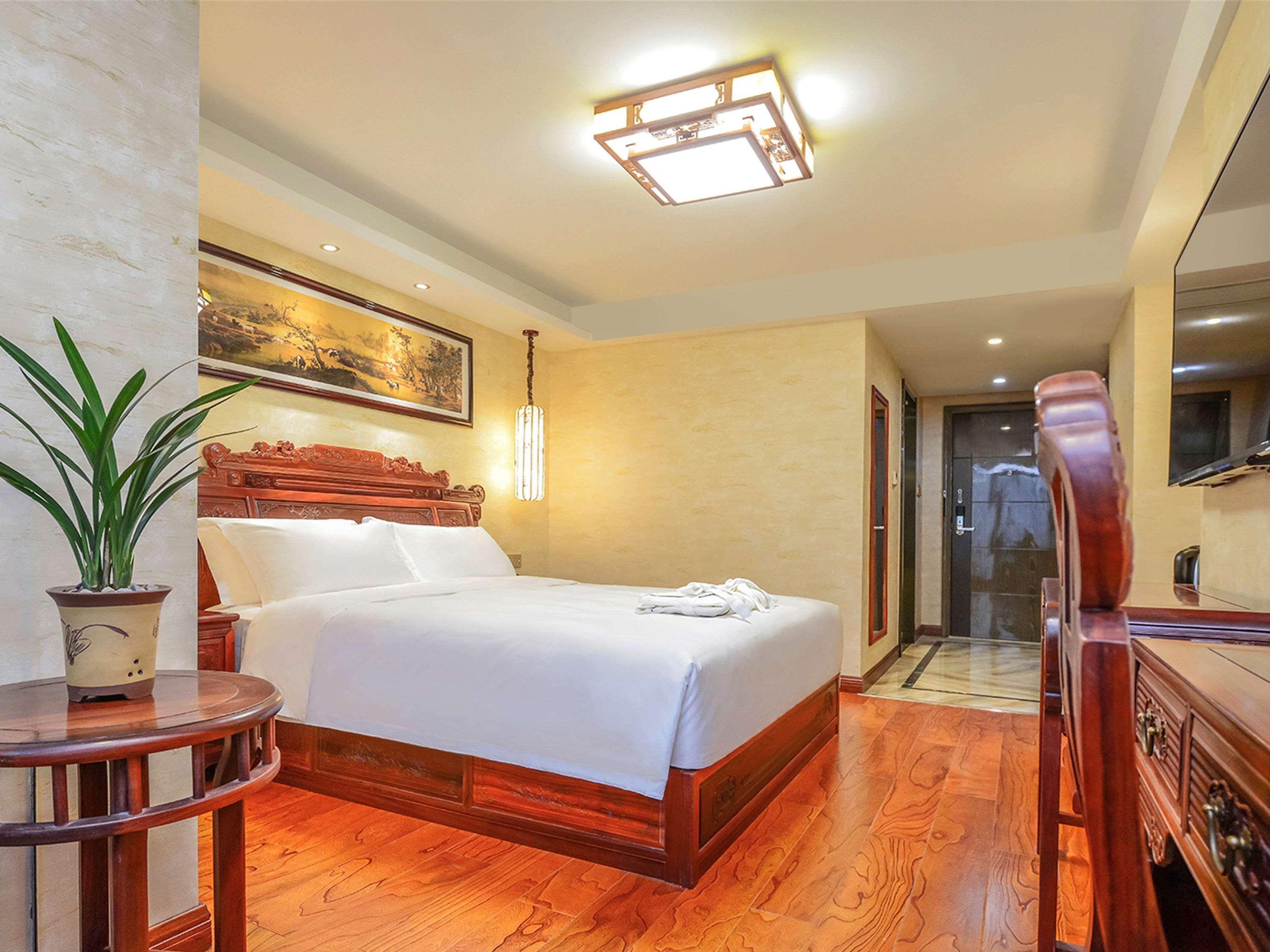 Mercure Chongqing Downtown Exterior photo