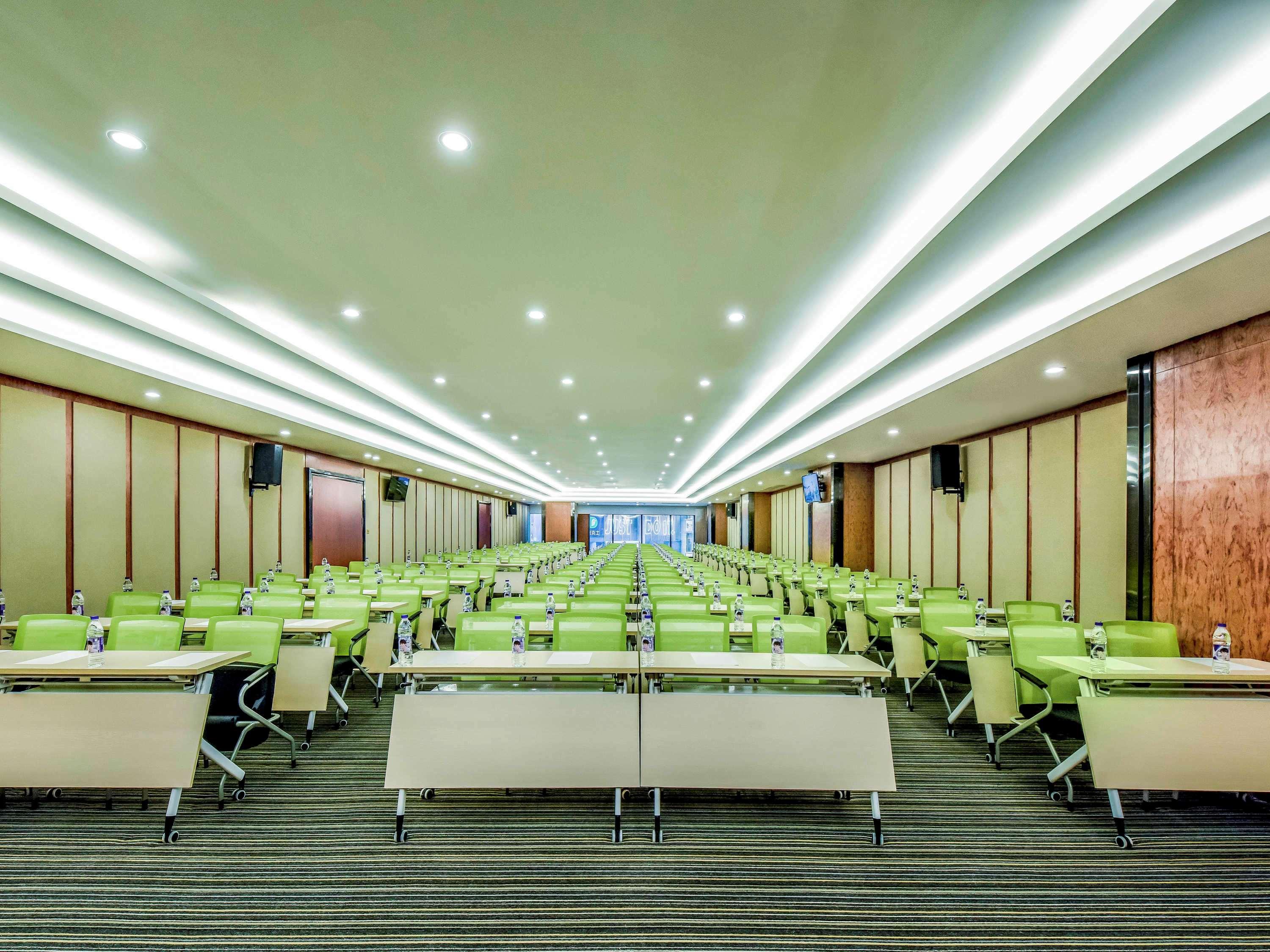 Mercure Chongqing Downtown Exterior photo